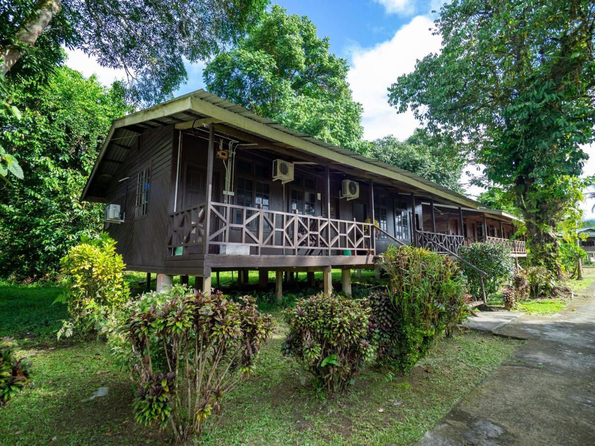 Benarat Lodge Mulu Exterior foto