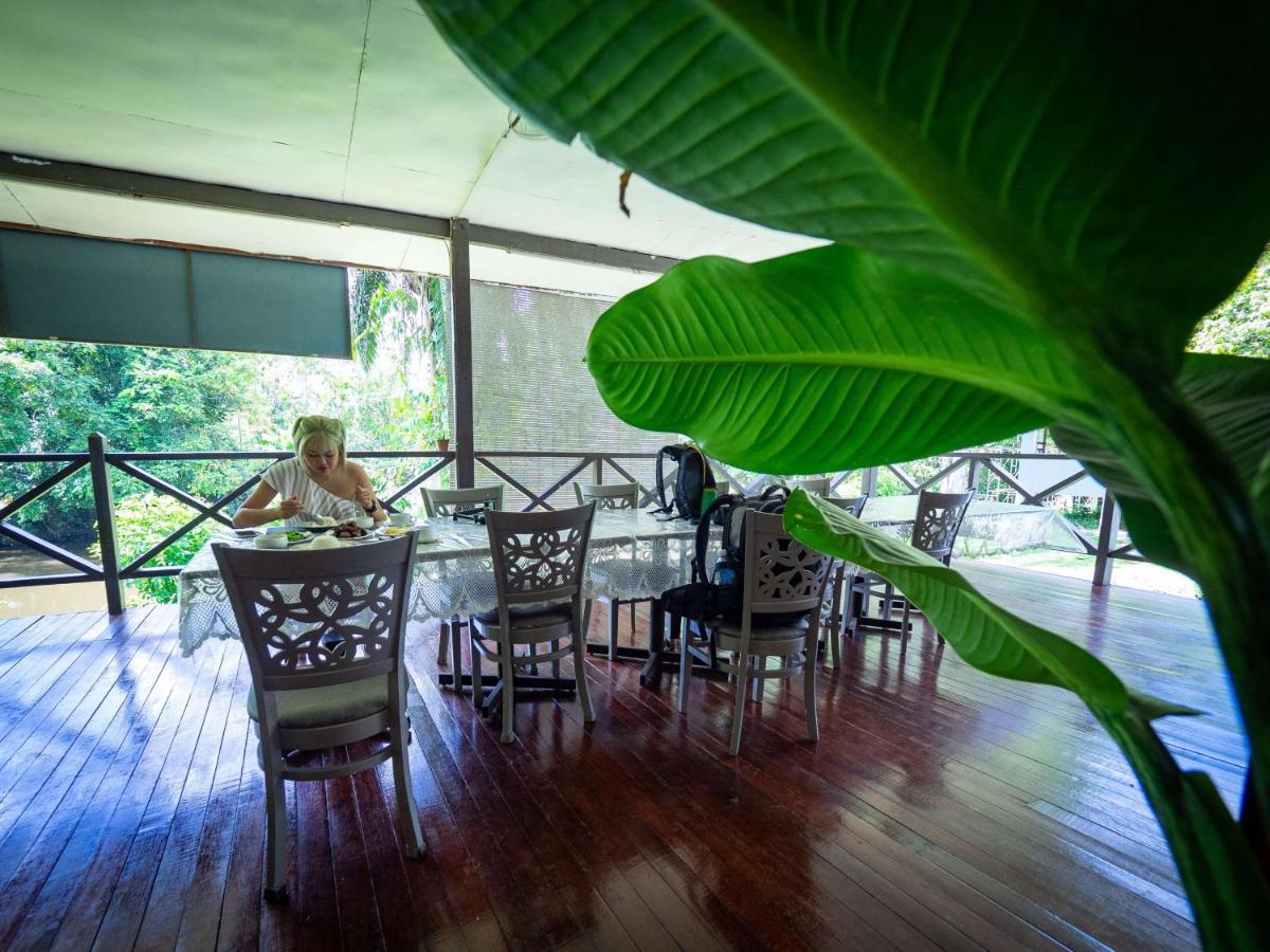 Benarat Lodge Mulu Exterior foto