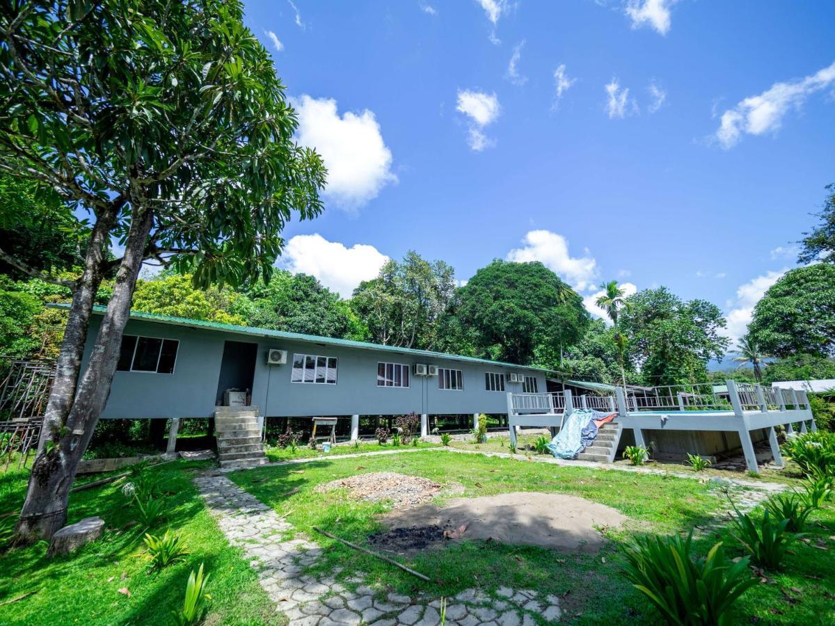 Benarat Lodge Mulu Exterior foto