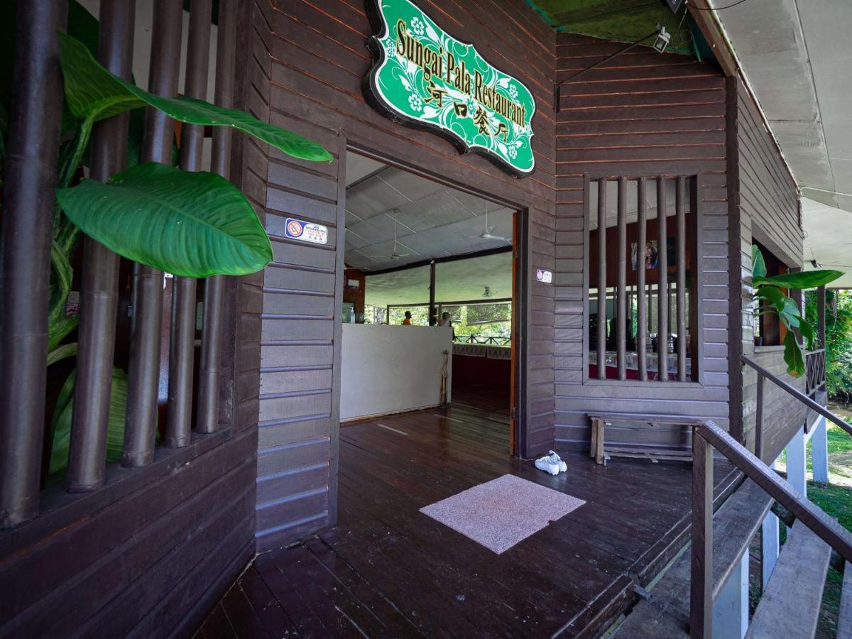 Benarat Lodge Mulu Exterior foto