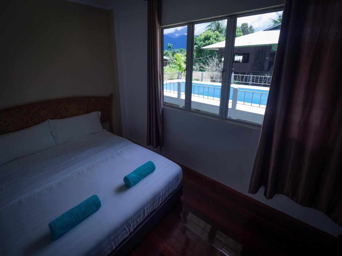 Benarat Lodge Mulu Exterior foto