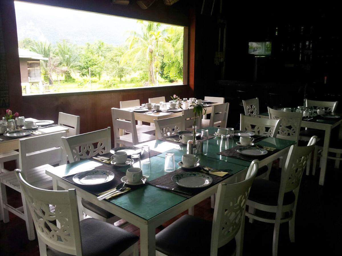 Benarat Lodge Mulu Exterior foto