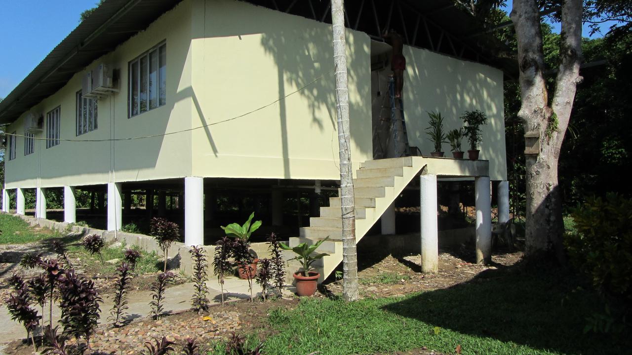 Benarat Lodge Mulu Exterior foto