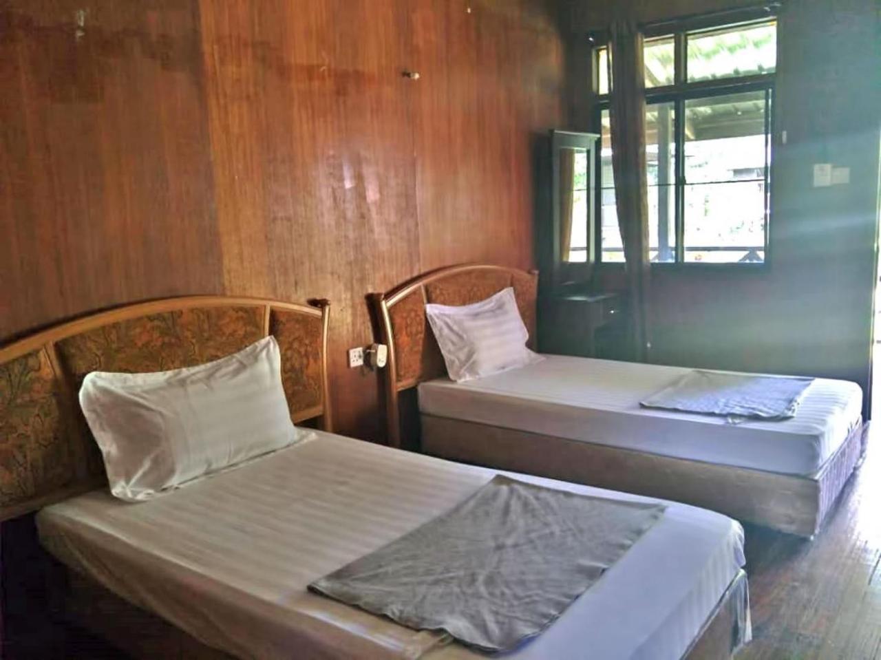 Benarat Lodge Mulu Exterior foto